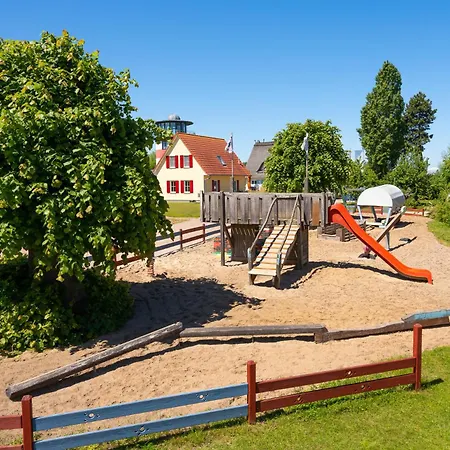 C 3 Reethaus Loewe Mit Aussenwhirlpool Und Sauna *